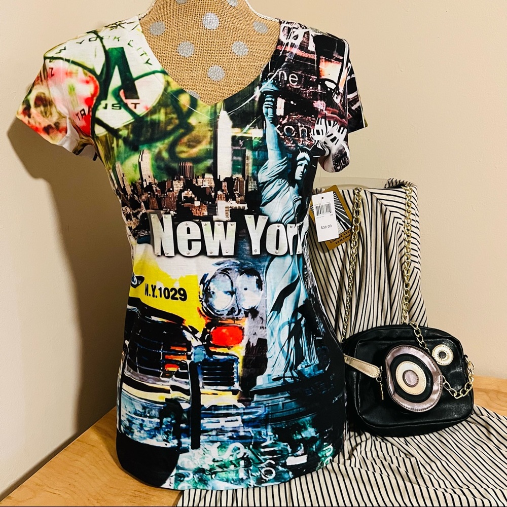 New York Icons All-around Graphic T-shirt NWT